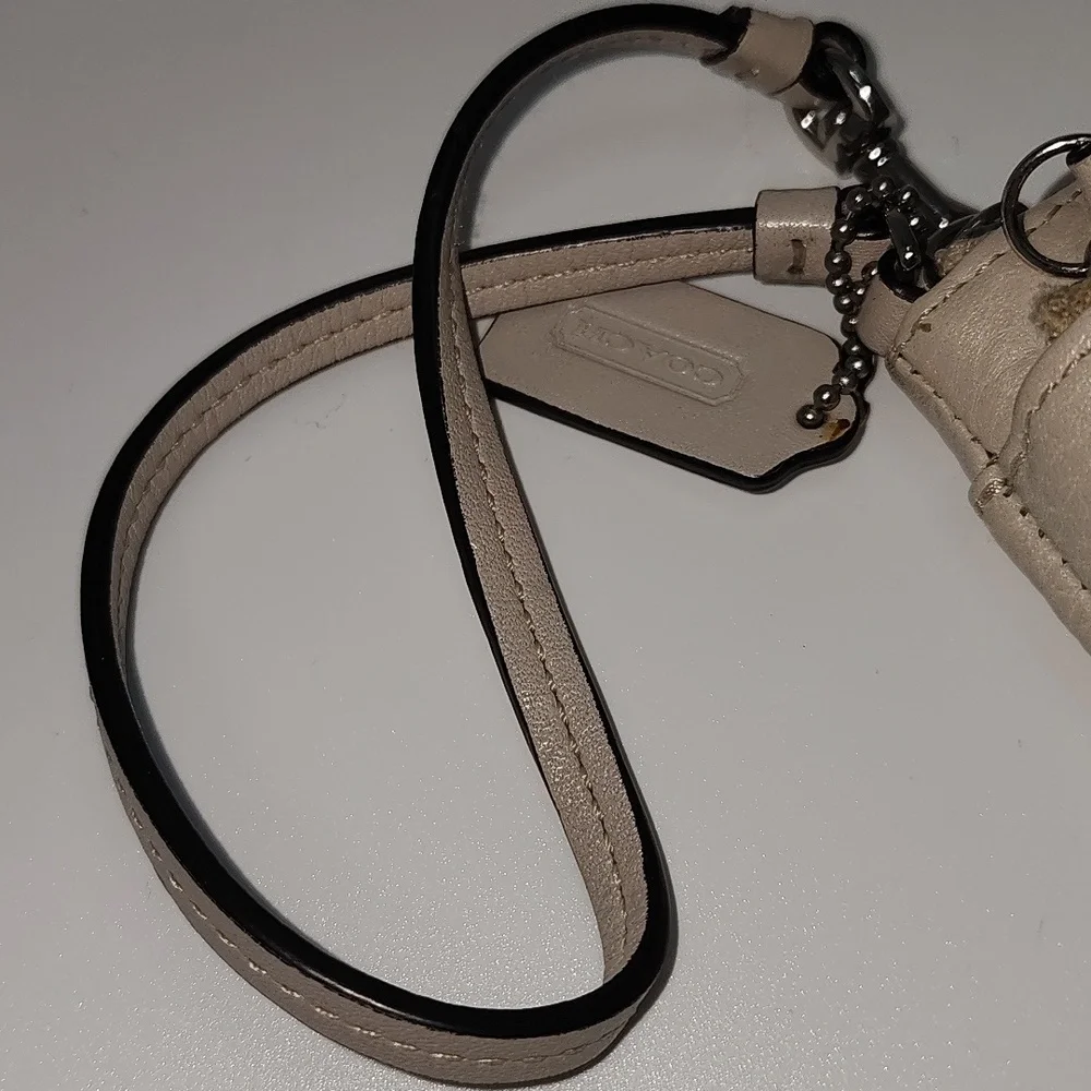 Coach‎ Beige Leather Wristlet Crossbody